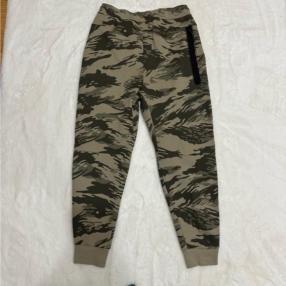 Nike tech fleece pants - Picture 2 of 2